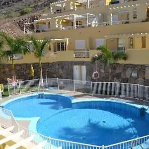 https://apartamentos-los-mangueros.in-canary-islands.com