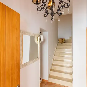 https://rooms-cozy-house.balearic-islands.net